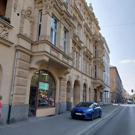 Station,market 5min *