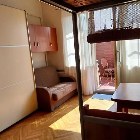 Station,market 5min דירה ורוצלב